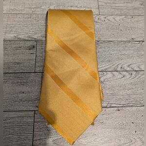 Elegant Yellow Striped Tie